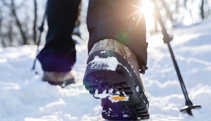 Топ-6 корисних лайфхаків, щоб підошва не ковзала зимою на льоду