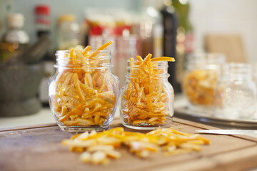 Как с умом использовать кожуру апельсина, кофейную гущу и другие отходы: топ-6 лайфхаков