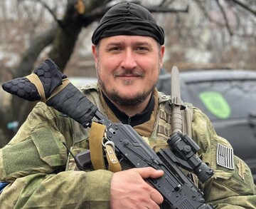 Под Бахмутом все в дырах, и не как в швейцарском сыре, а как в сите - боец "Свободы"