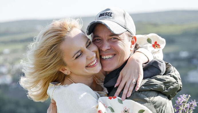 Люблю тебя безгранично: Лилия Ребрик в день рождения мужа показала чувственные фото