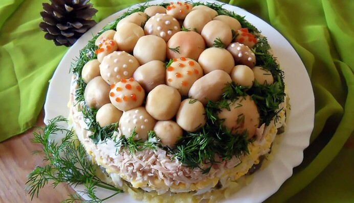 Как приготовить на Новый год салат Грибная поляна: простой рецепт