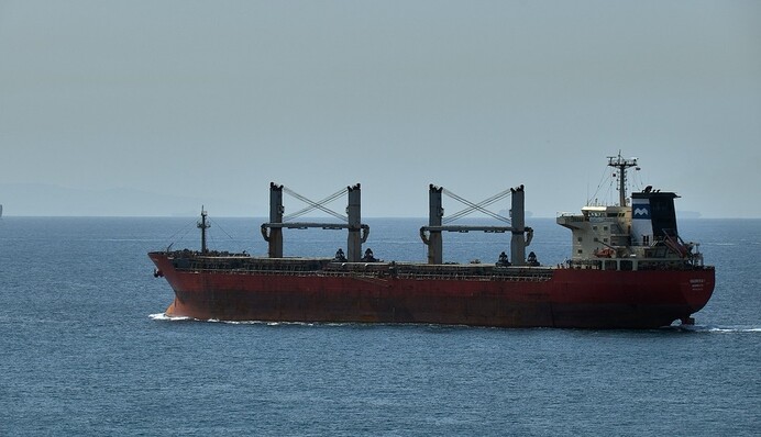 Вічність пахне нафтою: перші результати санкцій проти Росії