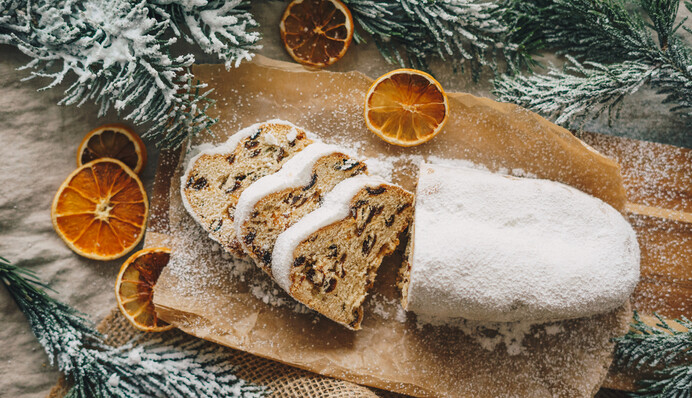 Як спекти різдвяний штолен із сухофруктами: рецепт кексу до свята