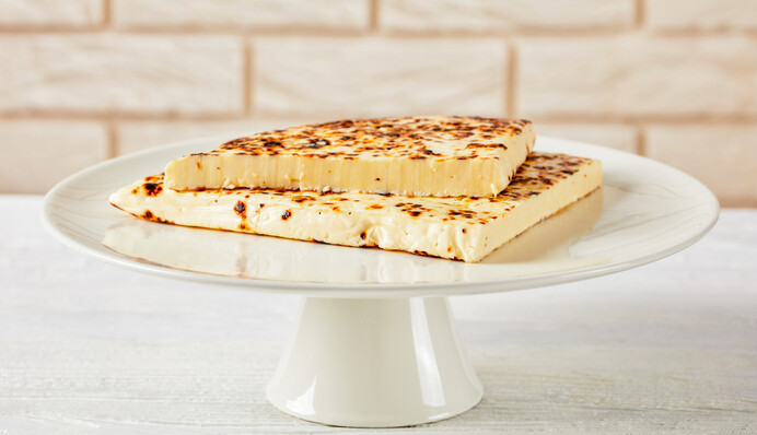 Як приготувати солодке домашнє молозиво зі згущеним молоком: простий рецепт