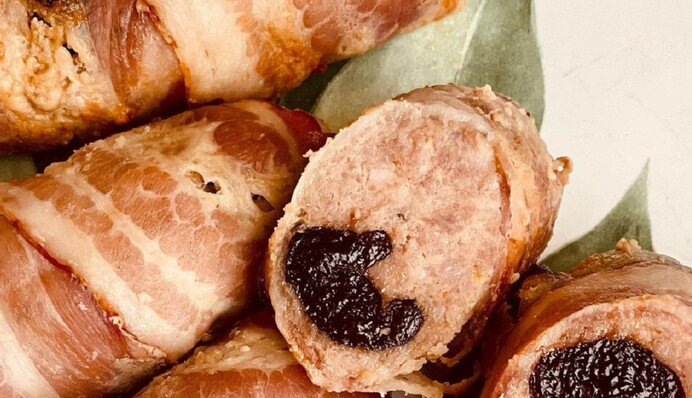 Как приготовить мясные рулетики с черносливом на Новый год: простой рецепт