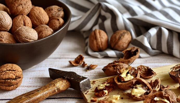 Навіщо кип'ятити волоські горіхи: кулінарний лайфхак, який корисно знати