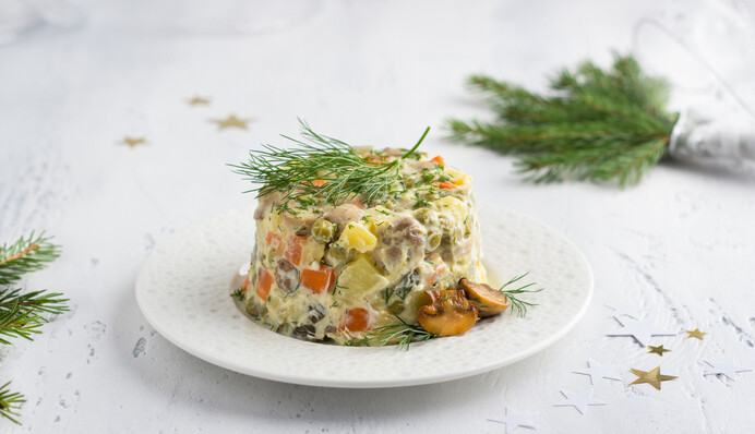 Как приготовить салат оливье с маринованными грибами: оригинальный рецепт