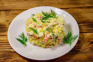 Как приготовить крабовый салат по-новому: простой рецепт на Новый год