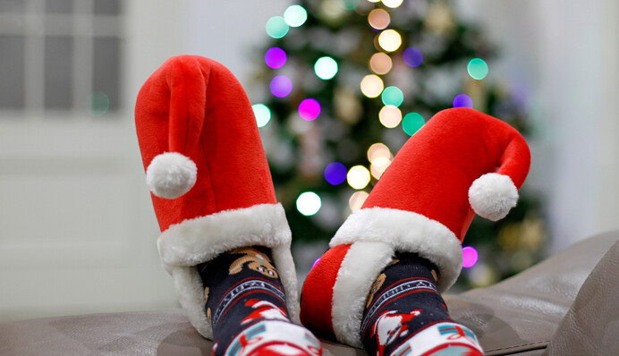 Що подарувати друзям на Новий рік-2023: цікаві ідеї на будь-який бюджет