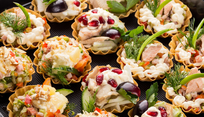 Яку начинку покласти в тарталетки: ідеї закусок на праздничный стол