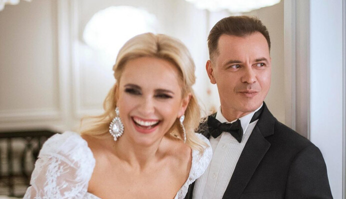 Живем в войну, без света: Лилия Ребрик поздравила мужа со стальной свадьбой