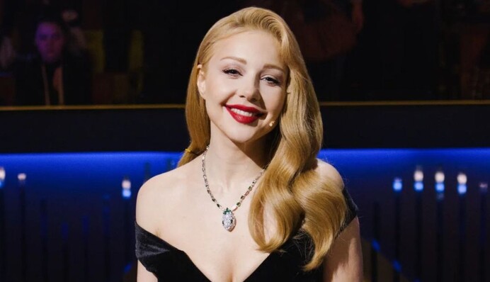 Тина Кароль показала, как отмечает Рождество вместе с сыном: семейные фото