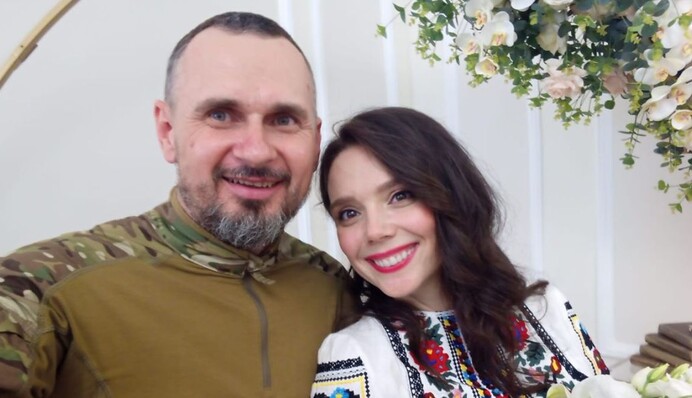 С твоим первым Рождеством: жена Олега Сенцова поделилась трогательным фото новорожденного сына