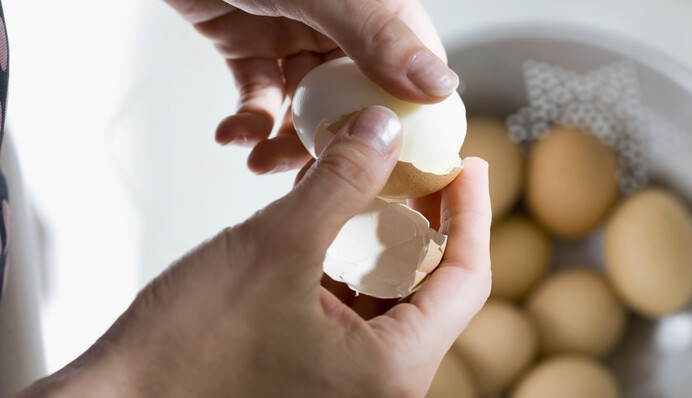 Как варить яйца в микроволновке, чтобы они не лопнули: кулинарный лайфхак