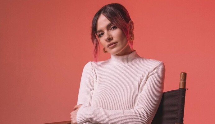 Mamarika показала модный фасон брюк, с которым можно составить идеальный образ на Новый год-2023: фото