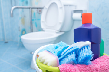 Топ-3 лайфхаки, які допоможуть позбутися від нальоту та каменю в унітазі