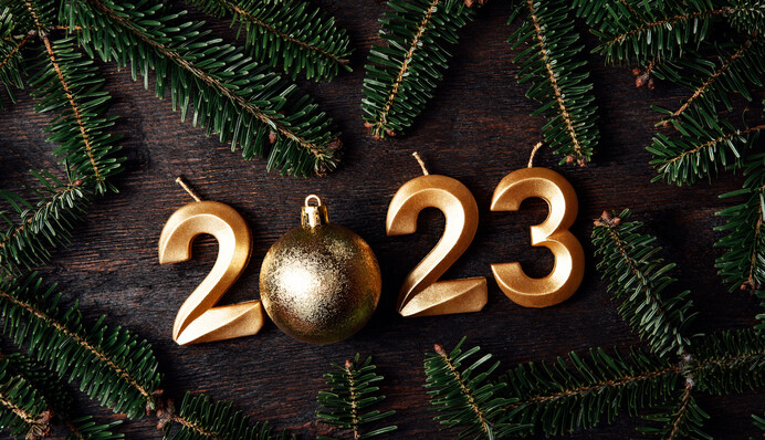 Топ-7 универсальных подарков на Новый год-2023, которые можно купить в последний момент