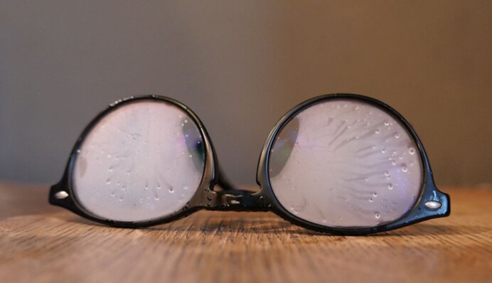 Что делать, чтобы очки не запотевали: 4 простых зимних лайфхака