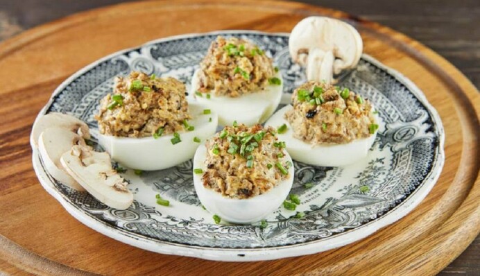 Как приготовить быструю закуску из яиц, когда совсем нет времени: рецепт на Новый год