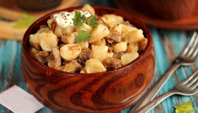 Як приготувати пишні полтавські галушки у м'ясному соусі: простий рецепт