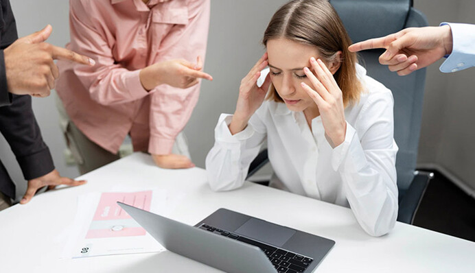 Конец травле на работе: как депутаты позаботились о работниках