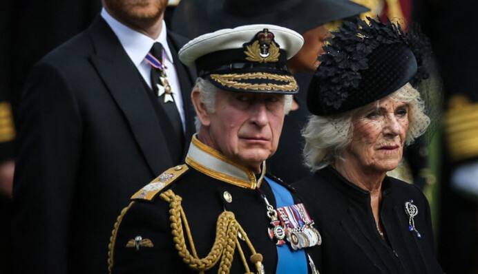 Принц Гаррі назвав дружину батька небезпечною і звинуватив у витоку сімейних секретів