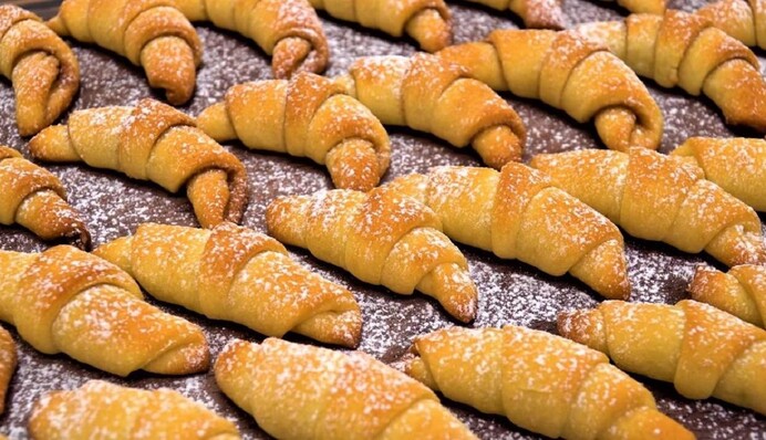 Популярний рецепт рогаликів на кефірі, які завжди виходять смачними