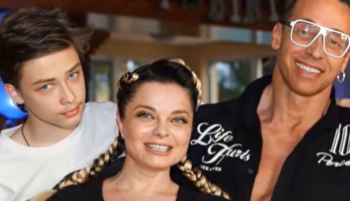 Путинист Тарзан после санкций СНБО обратился к Зеленскому с нецензурным стихом