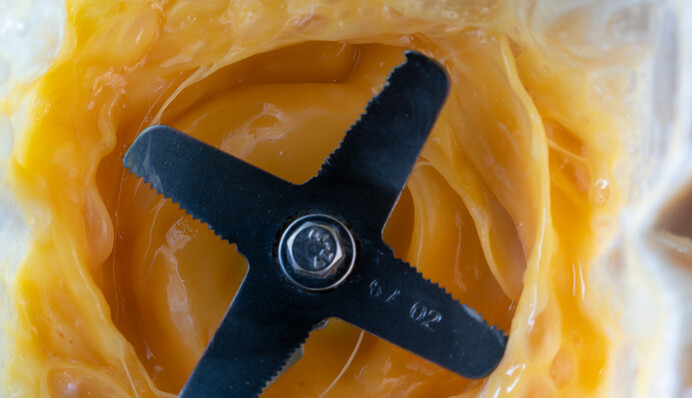 Що робити, якщо ножі блендера затупилися: лайфхак з яєчною шкаралупою