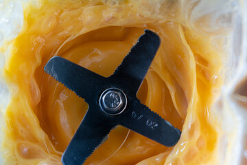 Що робити, якщо ножі блендера затупилися: лайфхак з яєчною шкаралупою