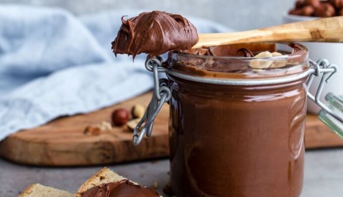 Як приготувати домашню нутеллу всього за 2 хвилини: рецепт без варіння