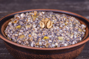 Как приготовить голодную кутью на Второй Святвечер: рецепты с рисом и пшеницей