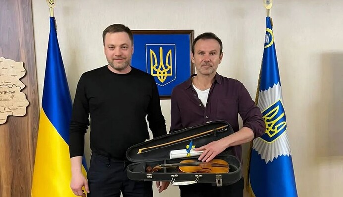 Святослав Вакарчук в день прощания с Денисом Монастырским рассказал о его символическом подарке