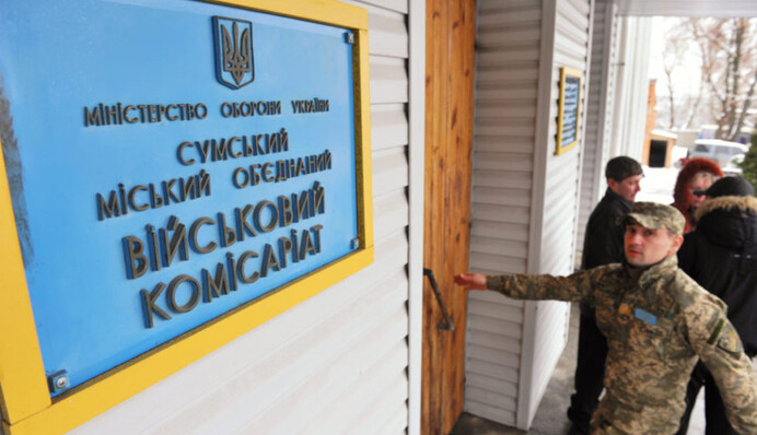 Мажори йдуть у бій: як посадовці Сумщини воюють у спортклубах та ресторанах