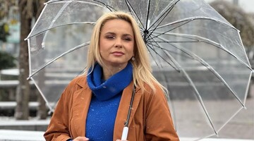 Лілія Ребрик показала, як носити модний трикотажний костюм і не виглядати по-домашньому: фото