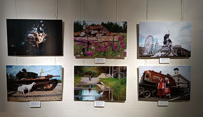 Промені надії та життя: у Києві відкрилась виставка фотолітопису війни