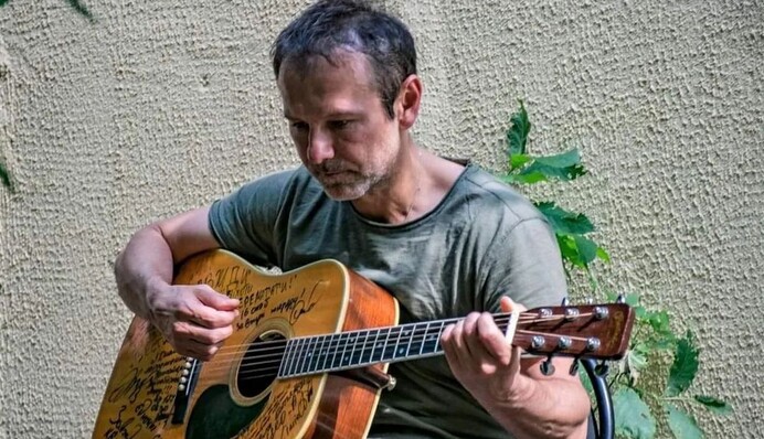 Полезные советы: Святослав Вакарчук рассказал, как спасается от эмоционального выгорания во время войны