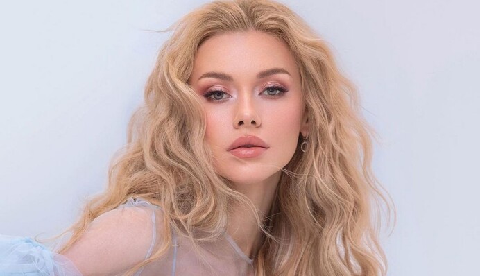 Те саме обличчя: Вікторія Апанасенко показала дитячі фото на тлі чуток про пластику