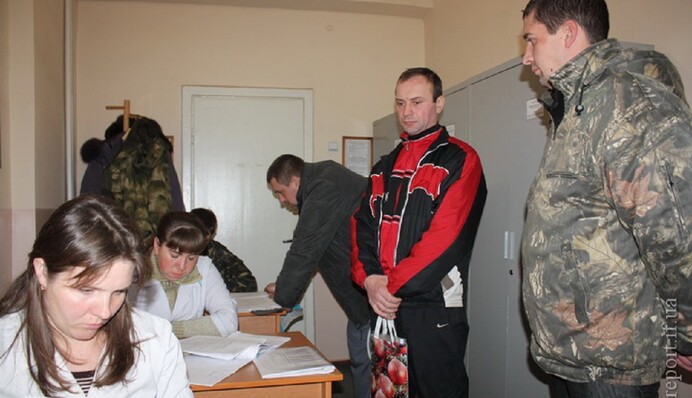 Медкомісії у військкоматах: чому мобілізують сліпих і кульгавих чоловіків