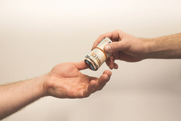 Беруть гроші і не повертають: астрологи назвали найгірших боржників по гороскопу