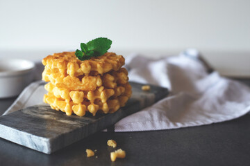 Как приготовить соленые бельгийские вафли с сыром: простой рецепт