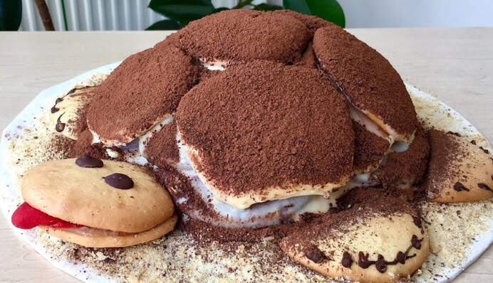 З ніжним кремом та глазур'ю: рецепт простого торта Черепаха до чаю