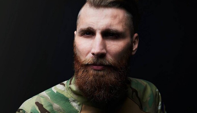 Поет у ЗСУ Павло Вишебаба розповів про книгу, яка допомогла йому зрозуміти українців