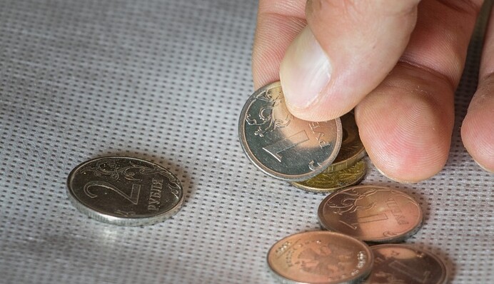 Росія-дірява: що зробили санкції з путінською економікою