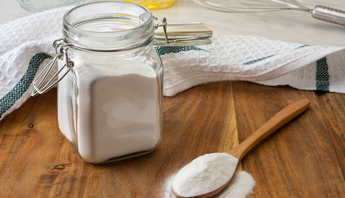 Не тільки видаляє плями: як використовувати харчову соду для прання та прибирання