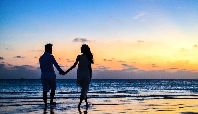 Не завжди очевидно: астрологи розповіли, як різні знаки Зодіаку проявляють кохання