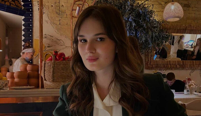 Одне обличчя з мамою: Маша Єфросиніна показала 19-річну дочку-іменинницю