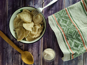 Вареники з сиром - головна страва на Масляну в Україні: як їх приготувати