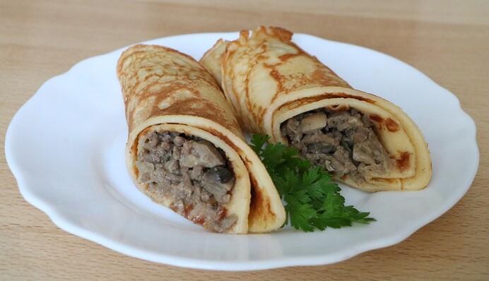 Що загорнути у млинці на Масляну: рецепти смачних та ситних начинок