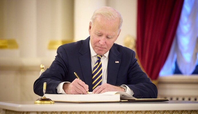 В России сейчас все горит: какой сигнал Байден послал Путину в Киеве